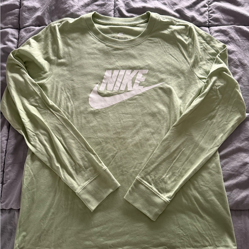 Nike Women’s Long Sleeve Shirt